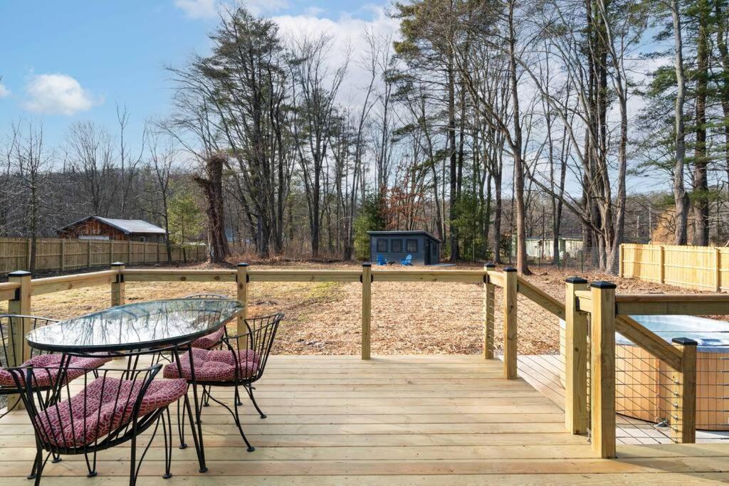 New Paltz Zen Wellness Cabin W/ Hot Tub Dış mekan fotoğraf